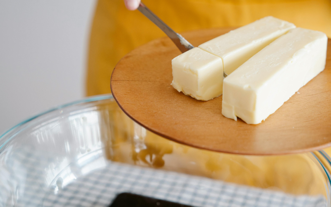 Posso trocar manteiga por margarina no bolo? Tem diferença no resultado final?