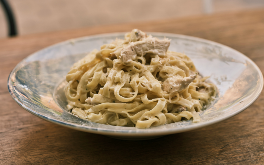 Saiba como preparar um molho Alfredo como o dos restaurantes italianos: receita original