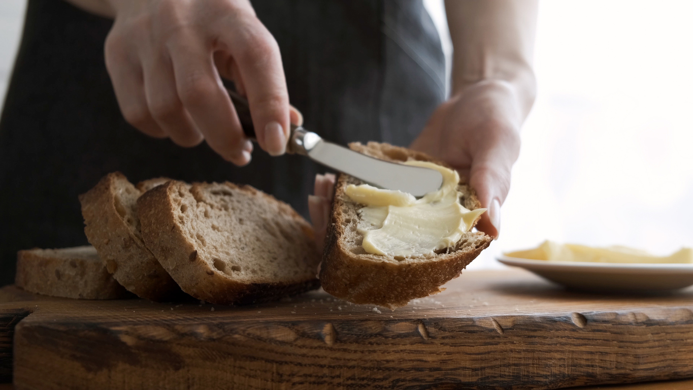 Manteiga fica ainda mais deliciosa quando aromatizada