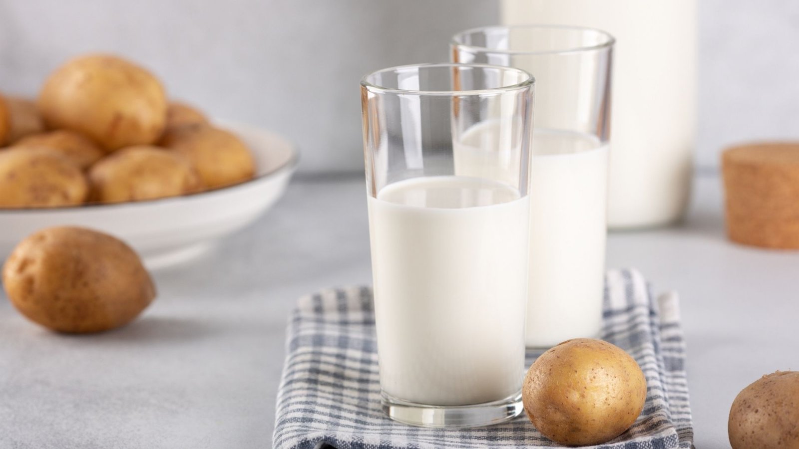 Acredite se quiser: leite de batata é a nova onda do mercado e dá até para fazer em casa