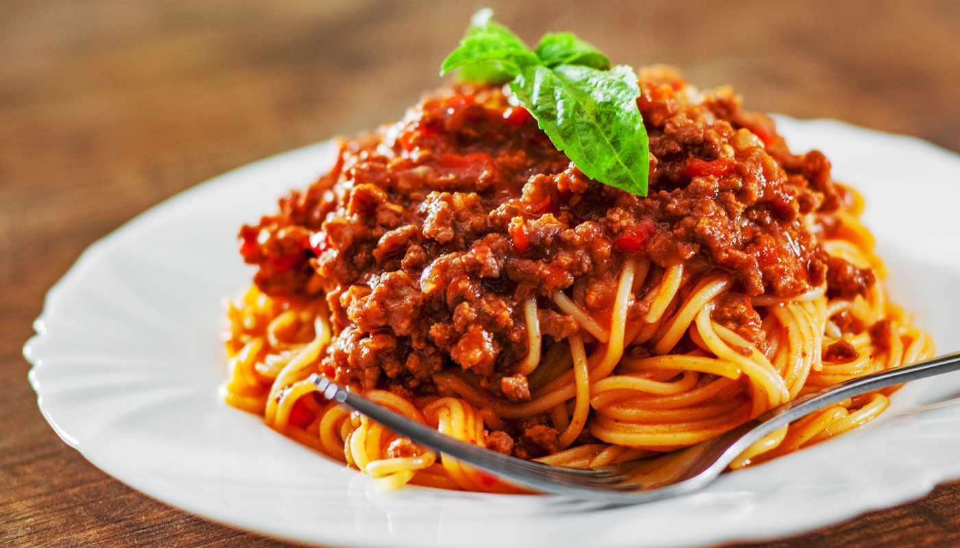 Molho à bolonhesa original não é só carne moída e molho de tomate: veja receita tradicional