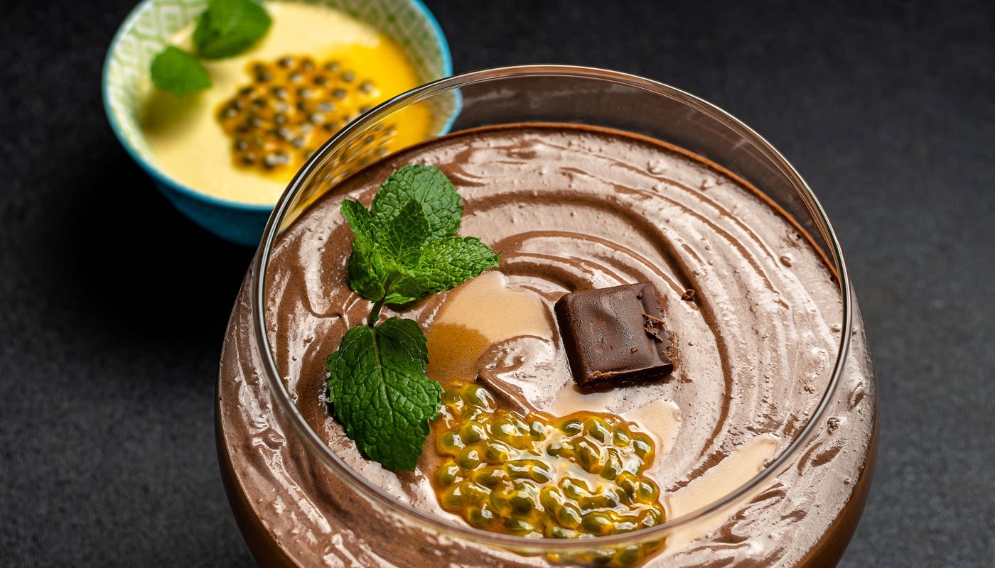 Receita de mousse de maracujá com chocolate: sobremesa gelada, deliciosa e facílima de fazer