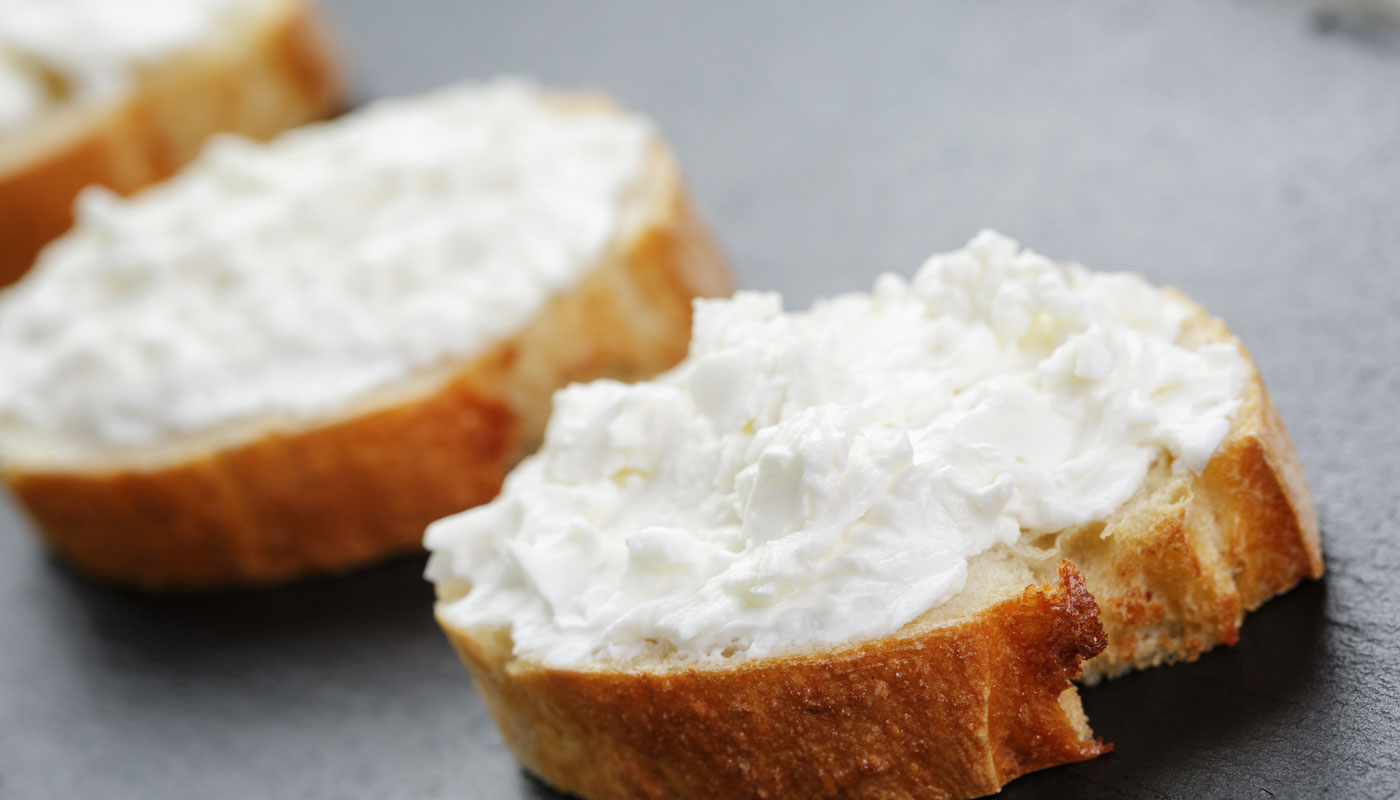 Torradas com cream cheese